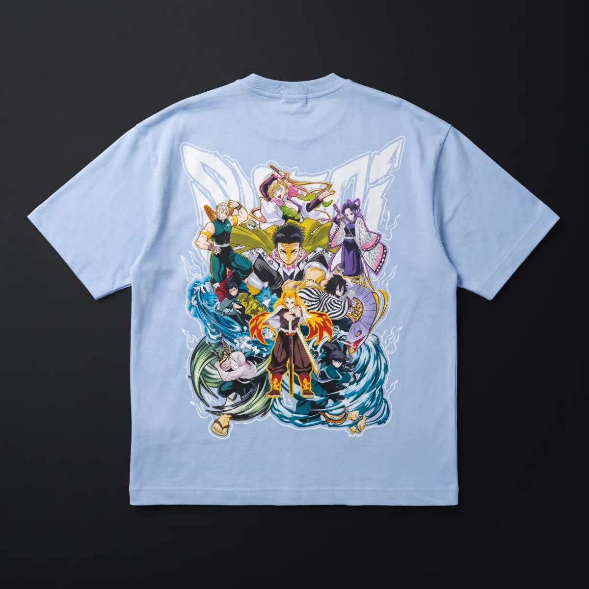 Camiseta Hashira azul cielo estirada, vista por detr&aacute;s