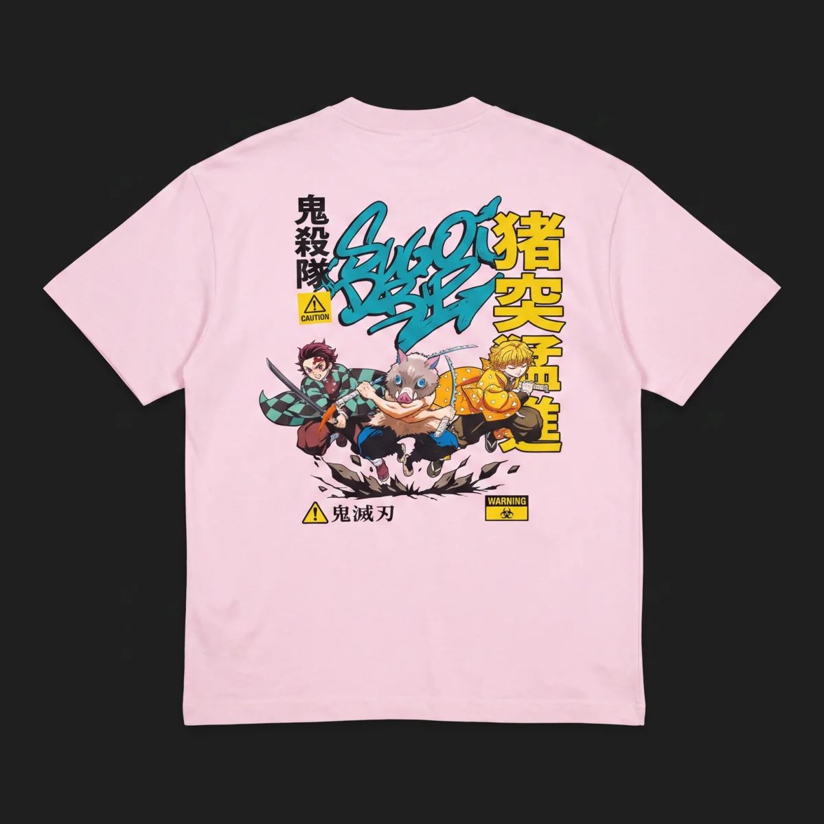 Camiseta Tanjiro rosa estirada, vista por detr&aacute;s
